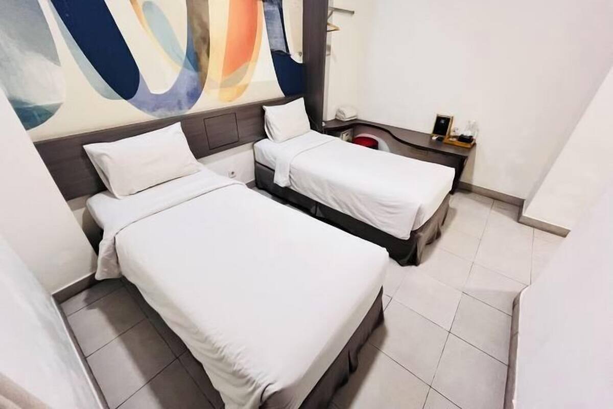 Caja de seguridad en la habitación, escritorio y wifi gratis