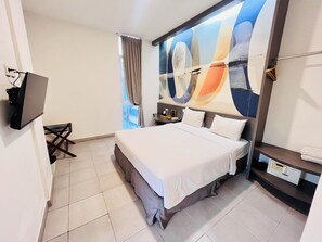 Kamar Deluks | Brankas, meja kerja, dan Wi-Fi gratis
