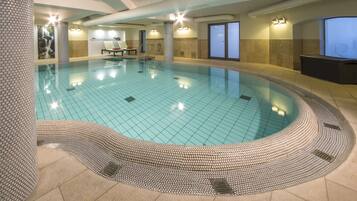 Indoor pool, pool loungers