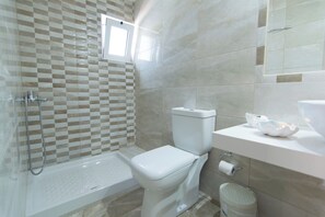 Shower, hair dryer - Sirena Apartments (Malevizi)
