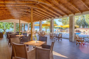 Daily buffet breakfast for a fee - Cleopatra Beach Hotel (Lefkada)