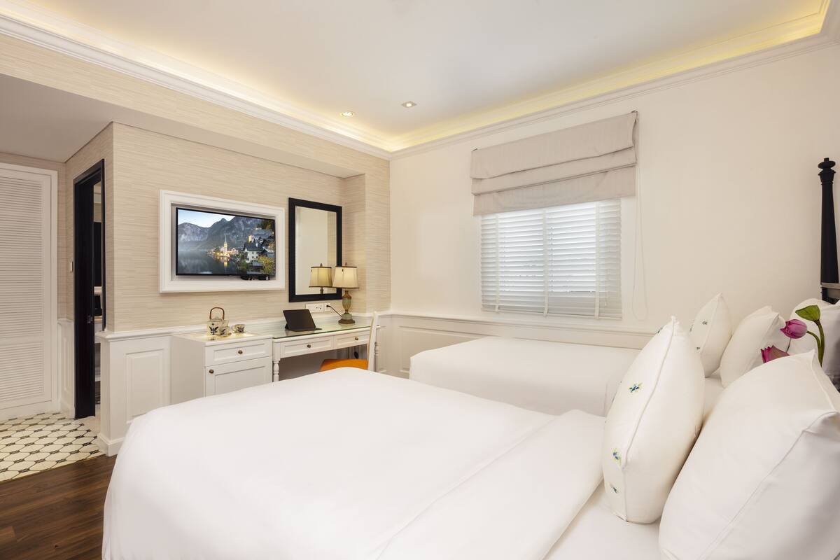 Colonial Elegance Deluxe Twin | มินิบาร์, ตู้นิรภัยในห้องพัก, โต๊ะทำงาน, เตารีด/โต๊ะรีดผ้า