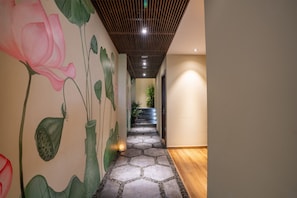 Salas para tratamentos a dois, sauna seca, banheira de hidromassagem