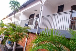 الإطلالة من المنشأة