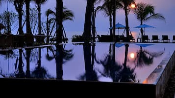 2 piscines extérieures