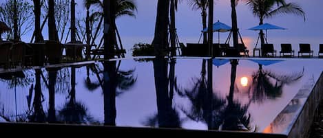 2 piscinas al aire libre