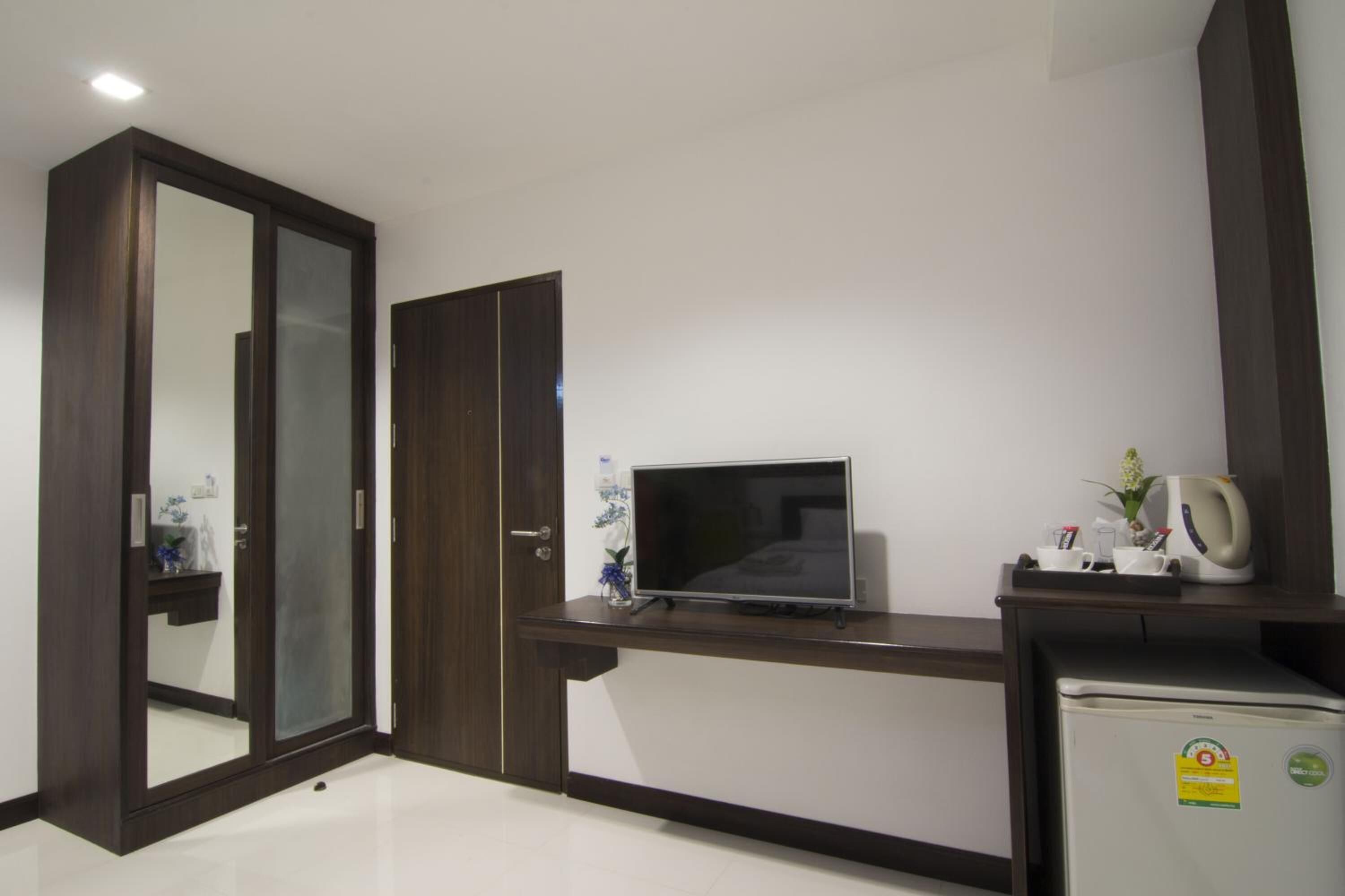 free minibar, in-room safe, desk, blackout curtains