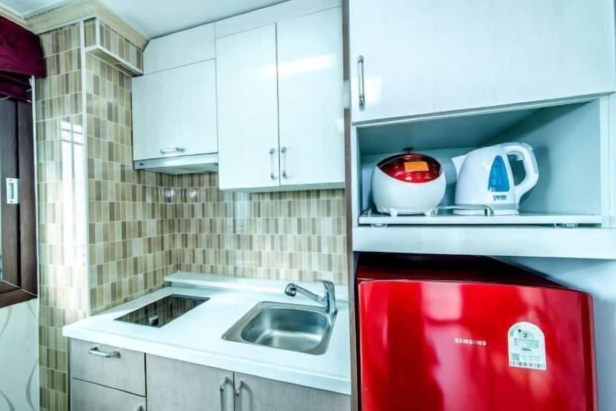 Cucina privata | Frigorifero, microonde, piano cottura, bollitore elettrico