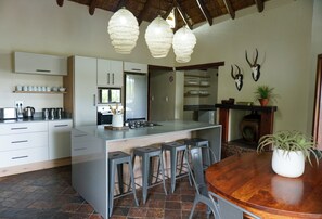 Casa | Cocina privada | Cafetera y tetera y tetera eléctrica 