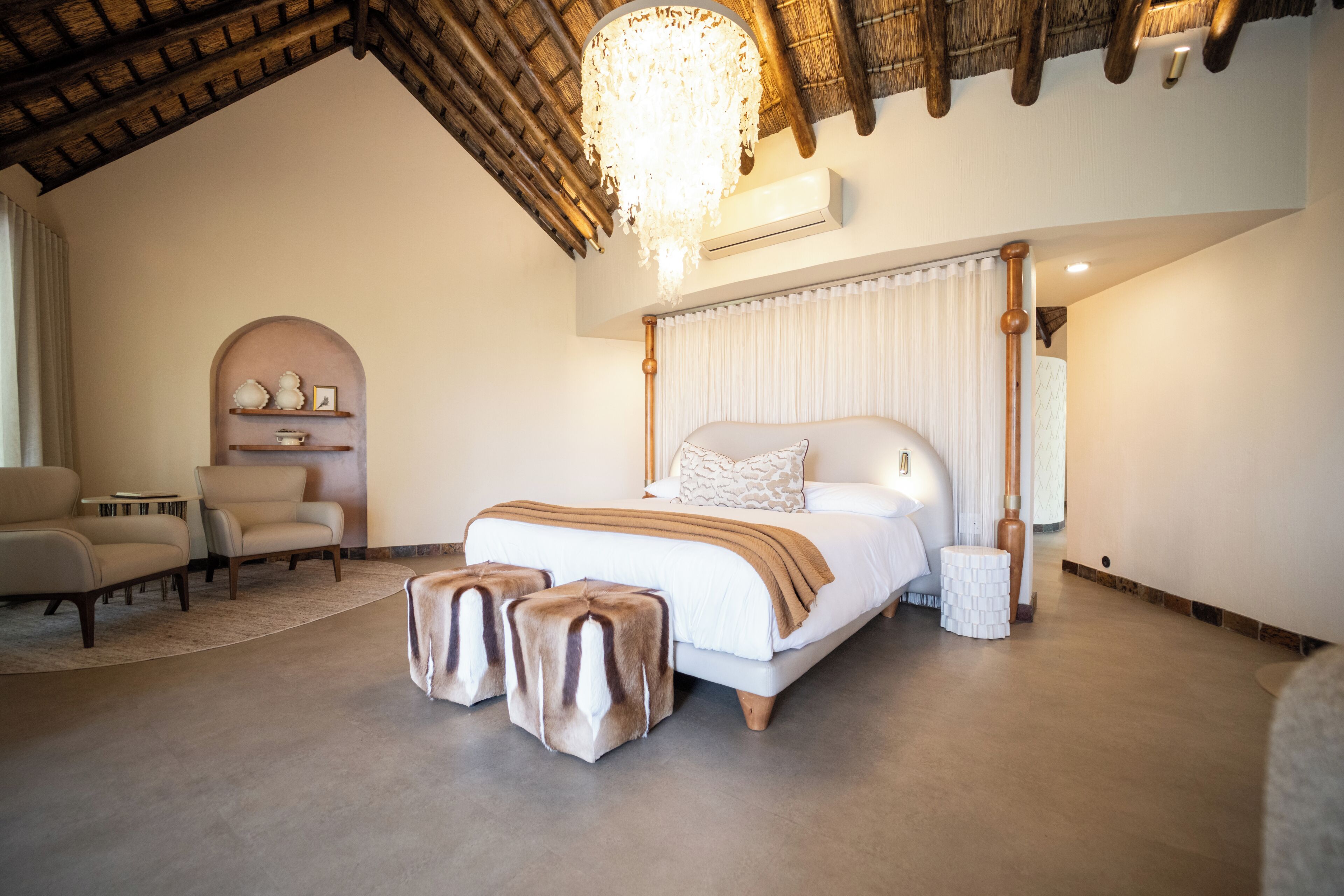 Suite de luna de miel | Sábanas de algodón egipcio, ropa de cama de alta calidad y minibar 