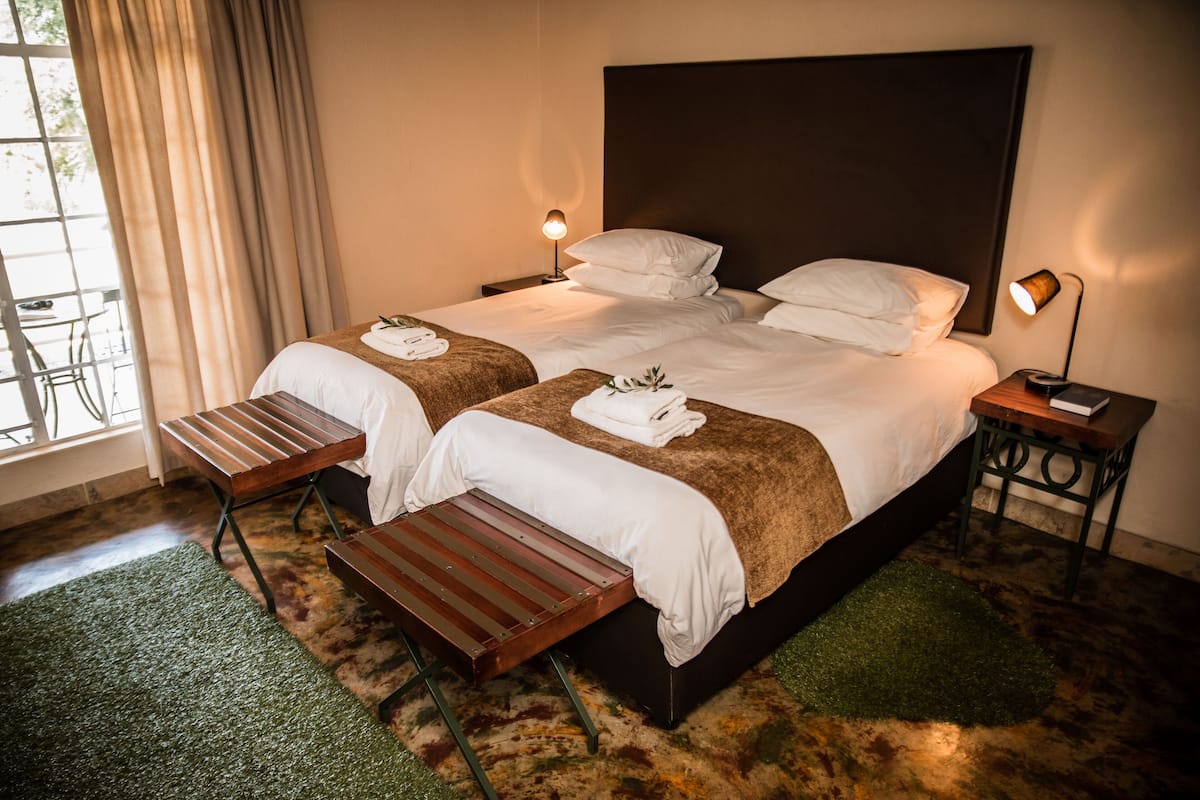 Sábanas de algodón egipcio, ropa de cama de alta calidad y minibar