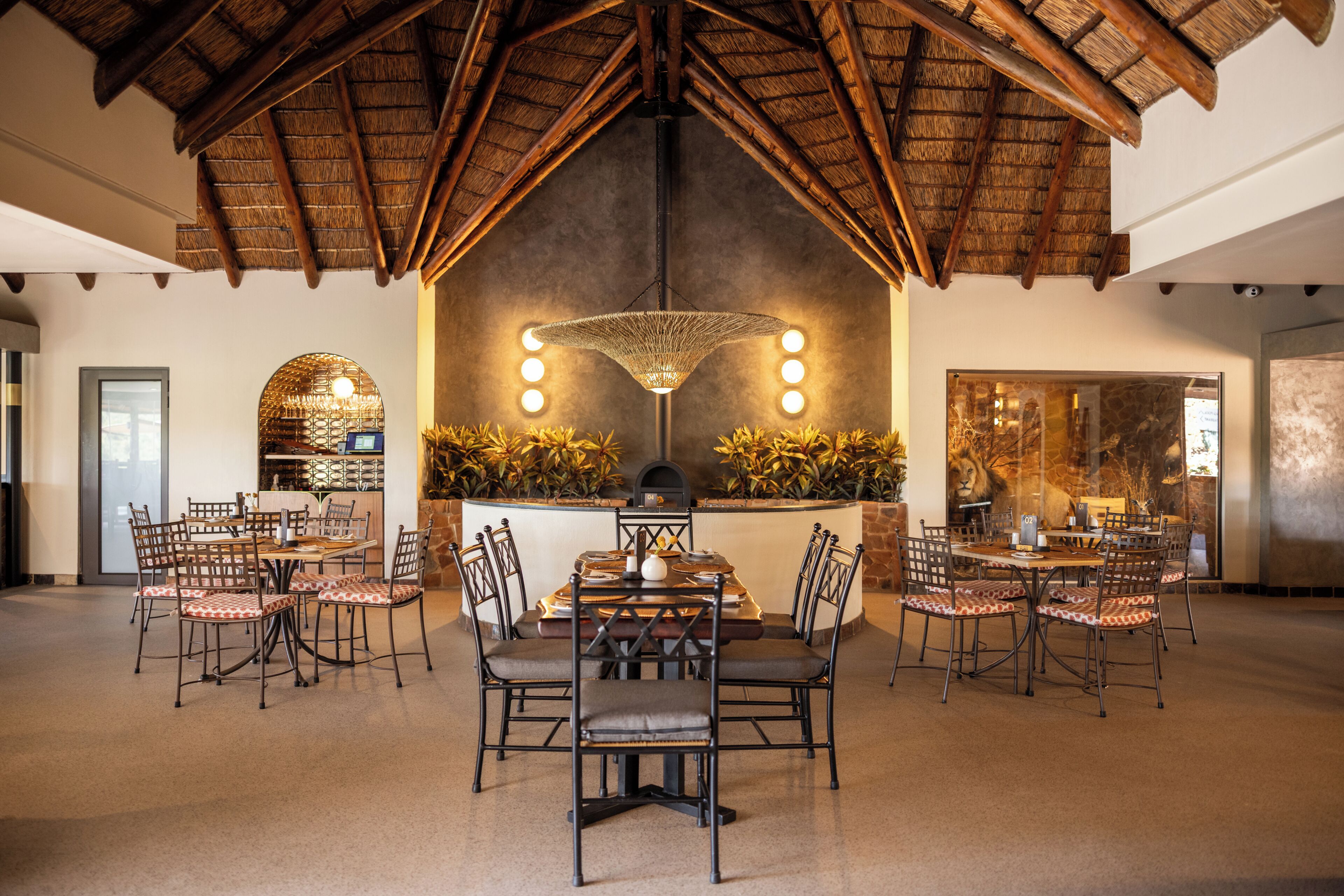 Frokost og middag serveres