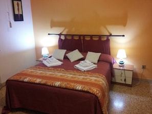 Premium bedding, desk, iron/ironing board, free WiFi - The Prime B&B (Pisa)