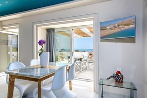 King Suite with Sea View | 1 間臥室、客房內保險箱、獨特裝潢、隔音
