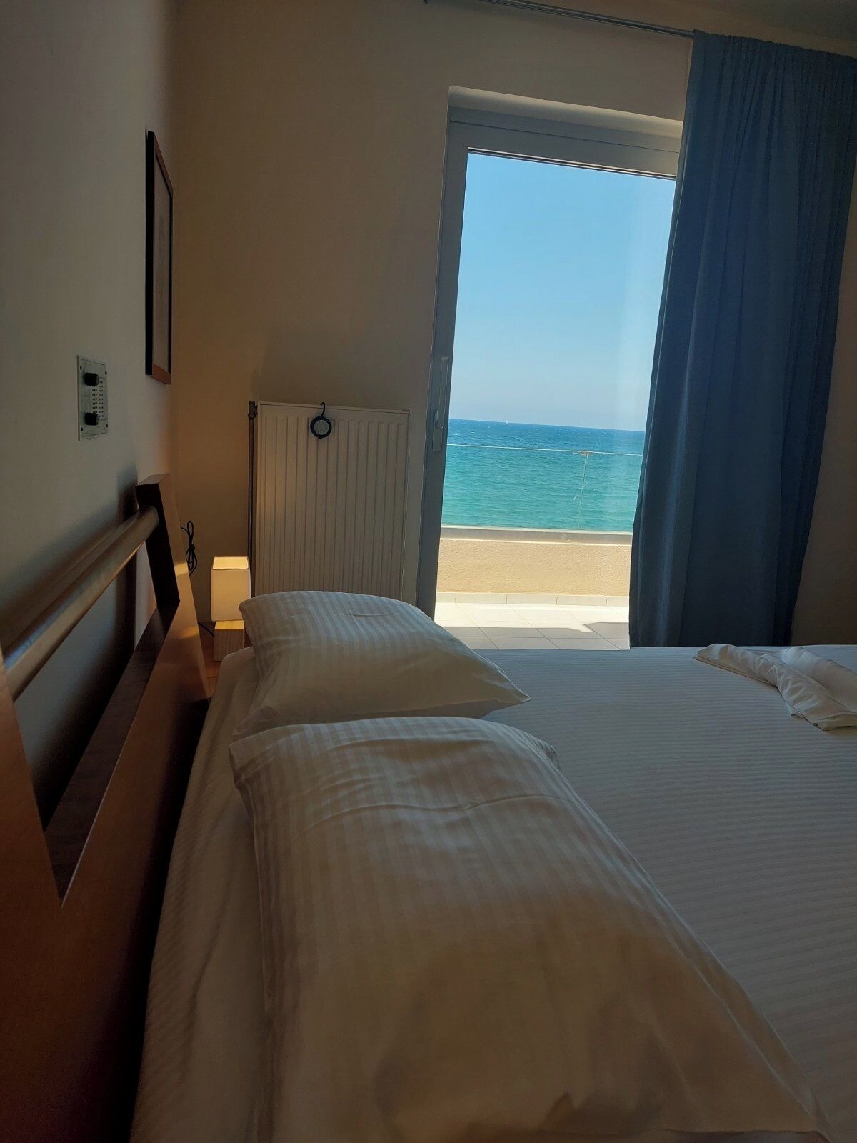 blue suite sea front | 1 bedroom, in-room safe, individually decorated, soundproofing