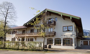 Front of property - Hotel zum Hirschhaus (Ruhpolding)