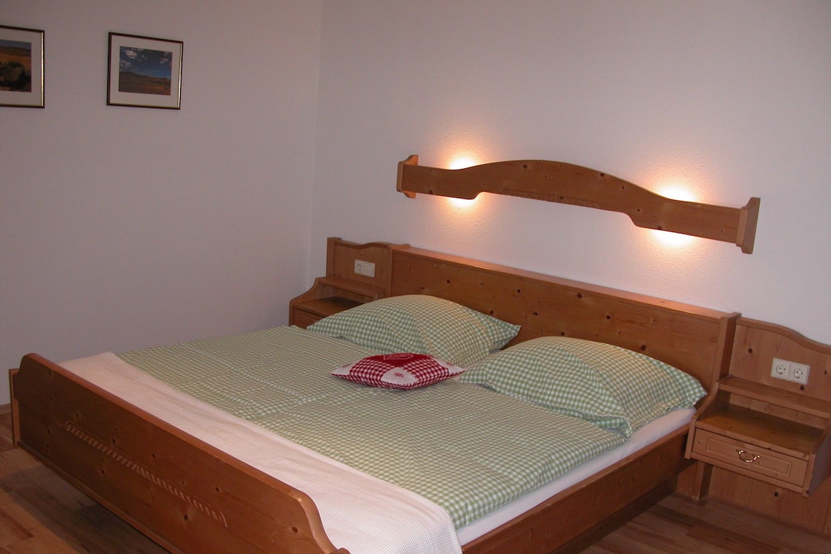 Family Room, 1 Bedroom
