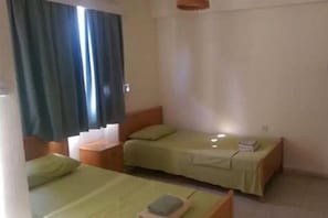 In-room safe, iron/ironing board, free WiFi, bed sheets - Barbara Tourist Apartments (Ayia Napa)