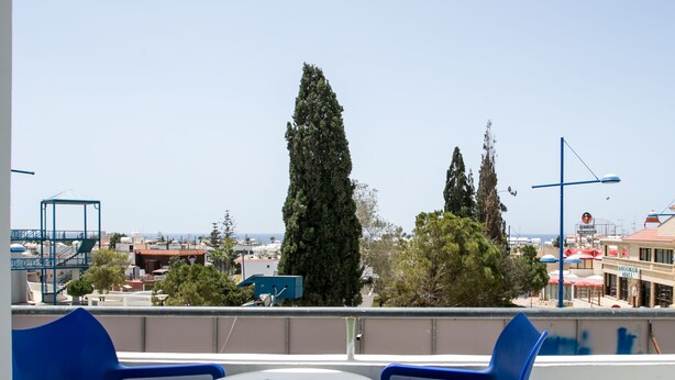 Breakfast, lunch and dinner served  - Barbara Tourist Apartments (Ayia Napa)