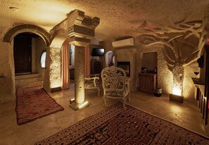 Presidential Double Room | Soundproofing, iron/ironing board, free WiFi, bed sheets - Wish Cappadocia  (Uçhisar)