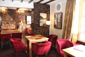 Dining - Old Kings Arms Hotel (Pembroke)