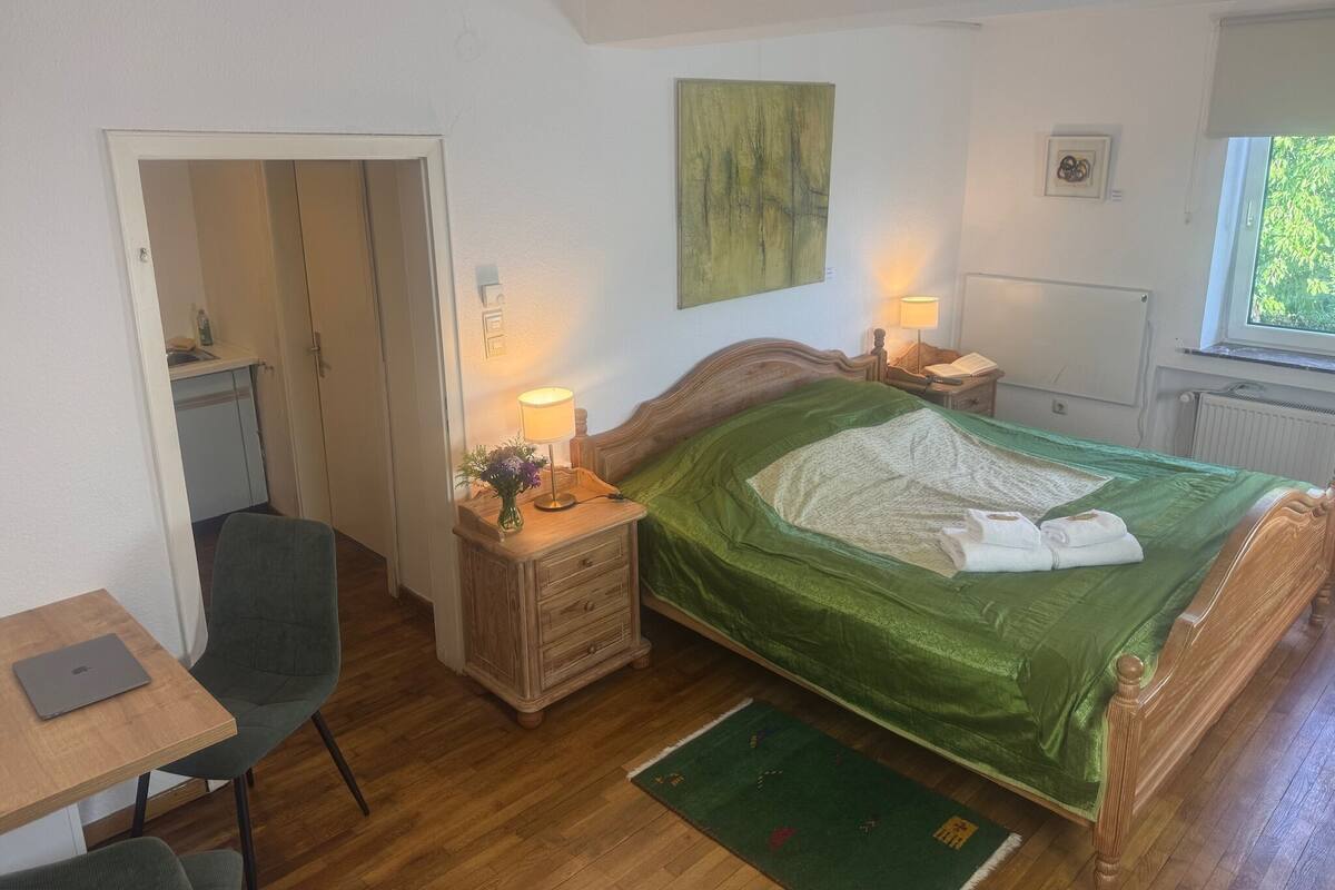 Classic trippelrum | Allergitestade sängkläder, duntäcken, minibar och individuell inredning