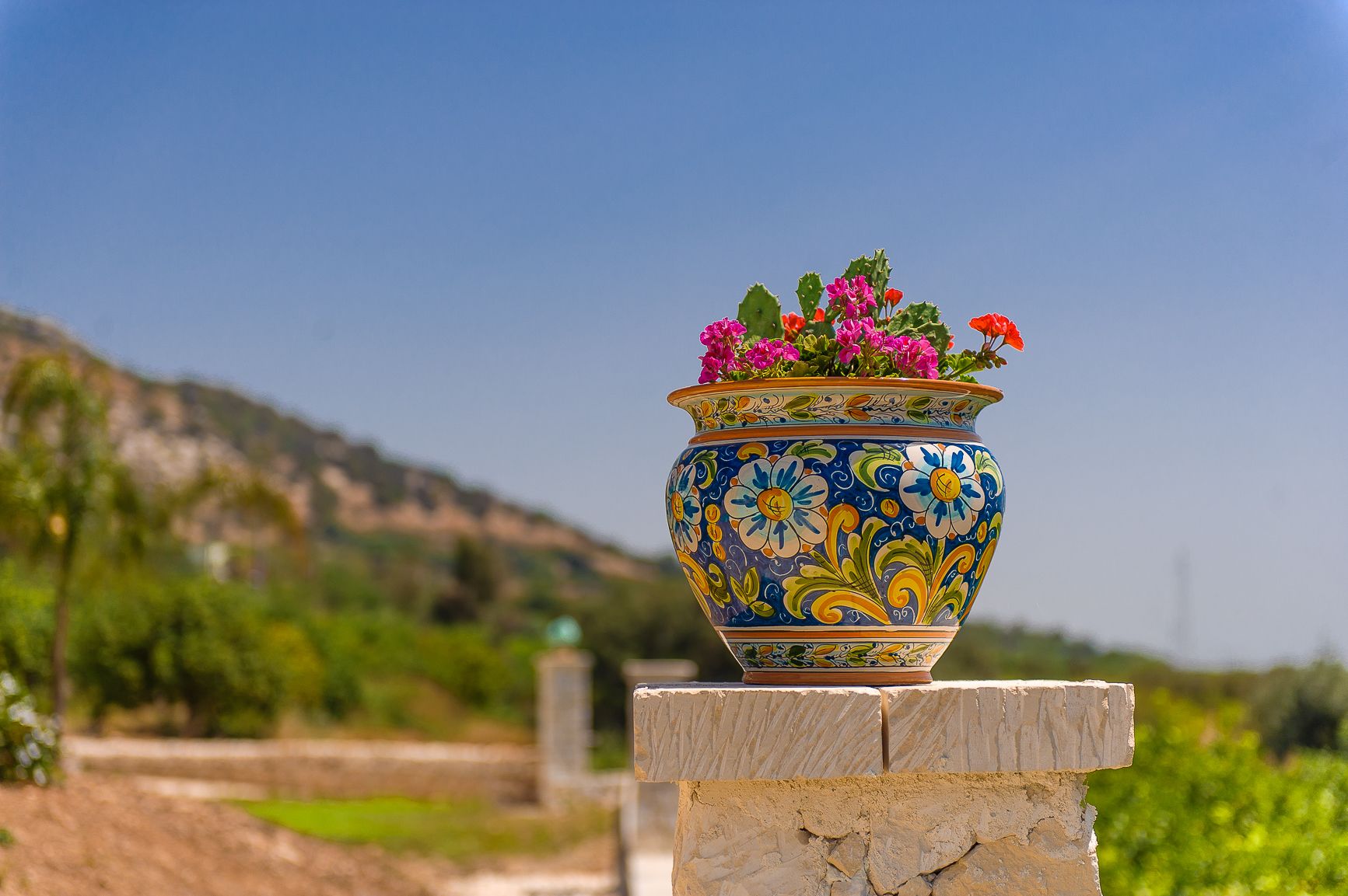 تفاصيل الفندق من الخارج