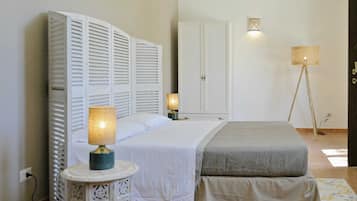 Habitación doble Deluxe | Ropa de cama de alta calidad, insonorización y wifi gratis
