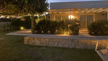 Superior Double Room, 1 King Bed | Premium bedding, minibar, in-room safe, individually decorated