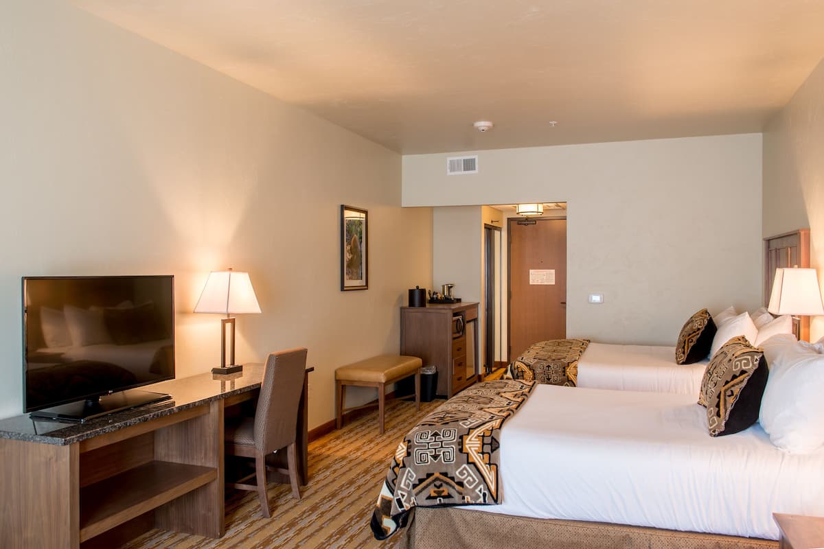 Deluxe Room, 2 Queen Beds with 1 Sofa bed | 1 bedroom, premium bedding, pillowtop beds, in-room safe