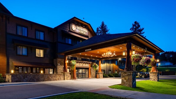 Exterior - Cedar Creek Lodge and Conference Center (Columbia Falls)