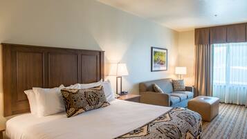 Deluxe Room, 1 King Bed with Sofa bed | Premium bedding, pillowtop beds, in-room safe, desk