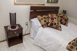 Economy Double Room, Private Bathroom | Free WiFi - Hostel Entre Vientos (Punta Arenas)