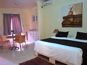 Standard Studio | In-room safe, free WiFi - Kaikoesi Apartments (Paramaribo)