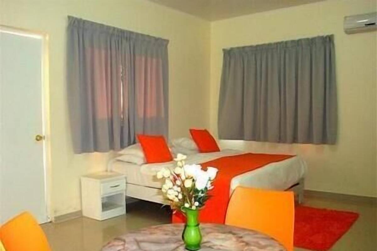 Standard Studio | In-room safe, WiFi (free)
