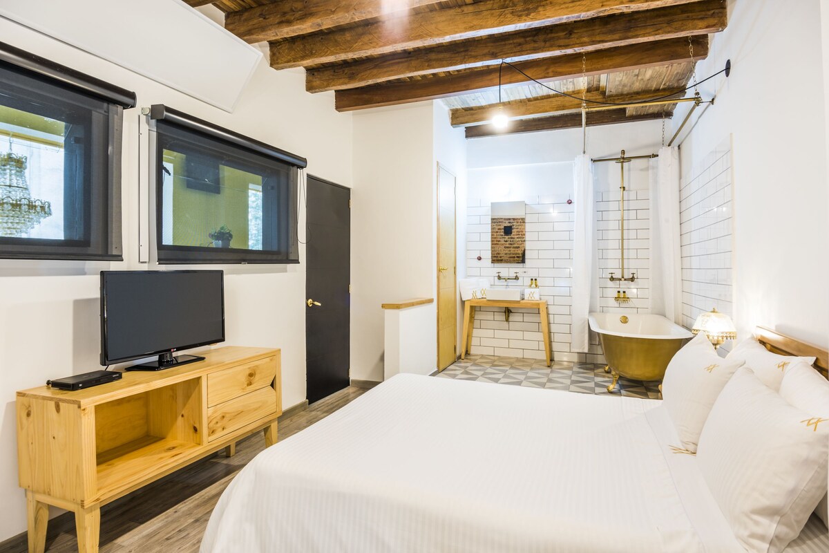 Suite, Bathtub | In-room safe, iron/ironing board, free WiFi