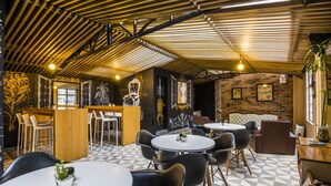 Daily buffet breakfast (USD 18000 per person) - Hotel Avenida Jimenez (Bogotá)