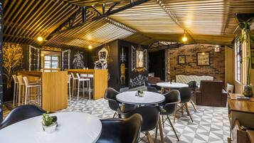 Daily buffet breakfast (USD 18000 per person)