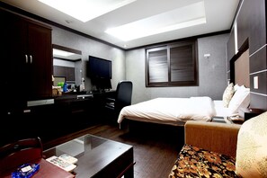 Blackout curtains, free WiFi, bed sheets