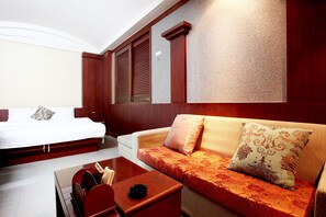 Flat-screen TV, heated floors