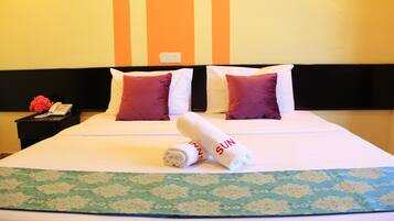 Deluxe No Window | Desk, free WiFi, bed sheets