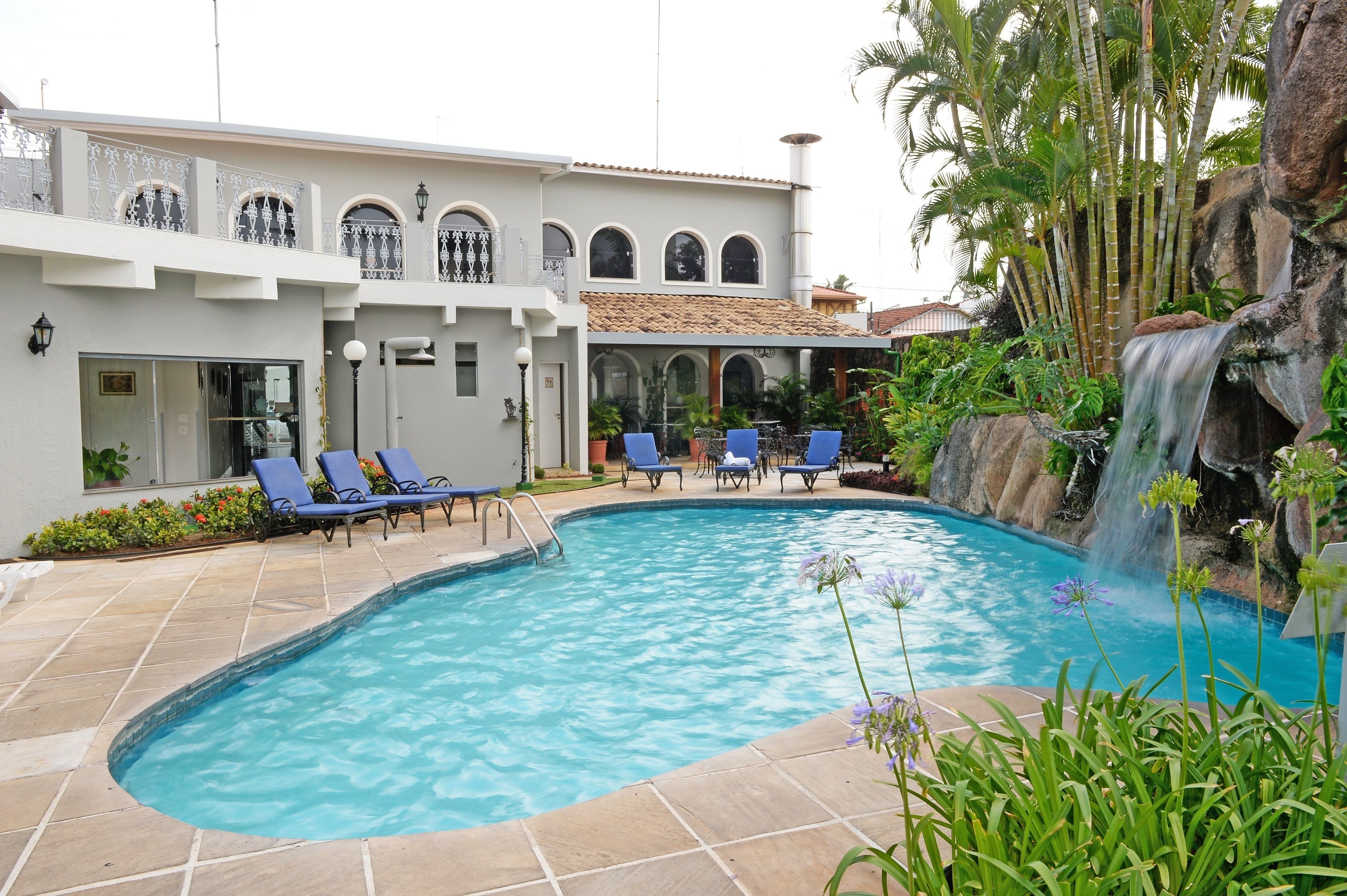 outdoor pool, pool loungers