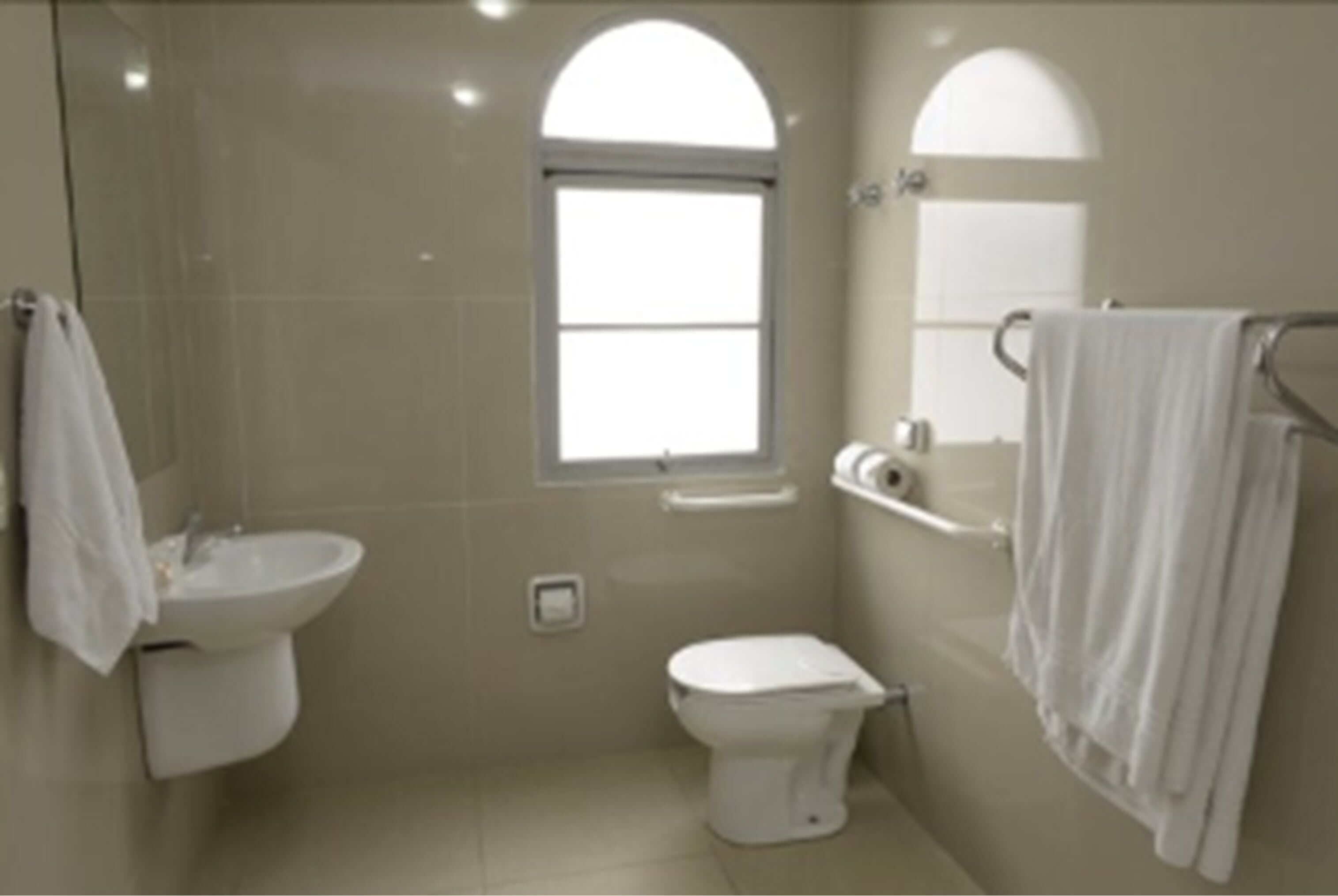 shower, free toiletries, towels