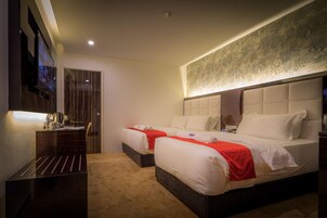 Deluxe Room | Desk, iron/ironing board, free WiFi