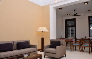 Living area - 56 by Deco (Galle)