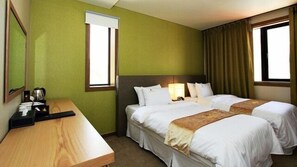 Deluxe Twin Room | Blackout drapes, free WiFi - Benikea Central Hotel (Tongyeong)