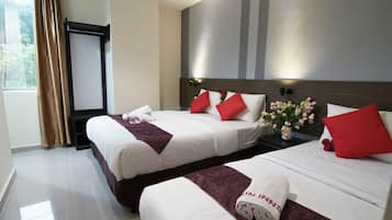 Family Room, 5 Bedrooms, City View | 1 bedroom, down duvets, desk, laptop workspace
