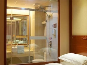 Bathroom - Vienna Hotel (Shanghai Pudong Airport & New International Expo Center) (Shanghai)