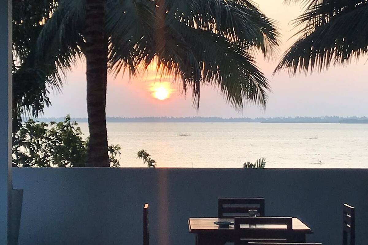 Deluxe Room with Lagoon View and Free Airport pickup or drop Off | Iron/ironing board, free WiFi, bed sheets