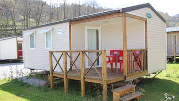 Deluxe stacaravan, 2 slaapkamers (4-5 people) | Wifi (toeslag)